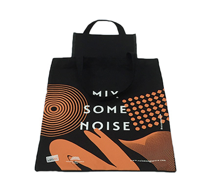 Bag with pocket